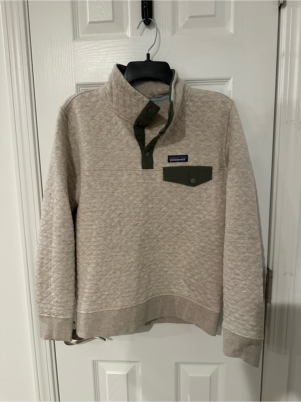 Patagonia women’s Cream Quilted Snap-Front Pullover Sweater